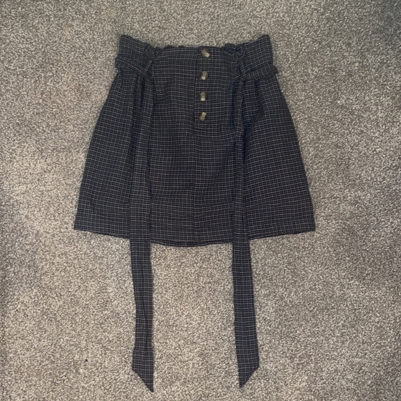 American Eagle Plaid Skirt with Tie - Picture 3 of 3